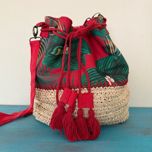 Roxy Tropical Print Red Canvas & Straw Bucket Bag Crossbody NWOT - Picture 1 of 9